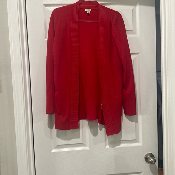 Red cardigan size medium - Picture 1 of 3